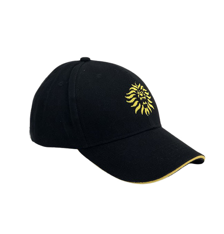 Cappellino modello Baseball in 100% cotone, con visiera in sandwich e logo in rilievo de “Il Moro di Venezia” in combinazione di colore nero e verde - 100% cotton baseball cap with sandwich visor and embossed 'Il Moro di Venezia' logo in black and green combination.