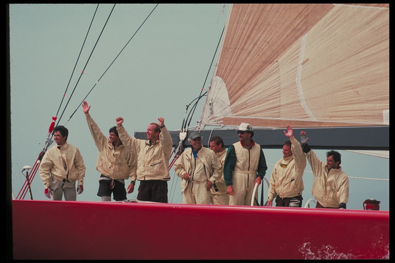 Equipaggio del Moro di Venezia a bordo dello scafo rosso