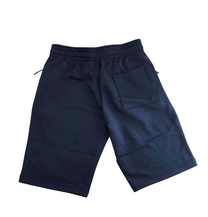 I Bermuda “Il Moro di Venezia” sono in poliestere e cotone, con 2 tasche posizionate sul fronte con cerniere e una sul retro. Hanno un laccio regolabile in vita. La versione blu ha un ricamo de il Moro di Venezia di colore giallo sulla gamba sinistra. The "Il Moro di Venezia" Bermuda shorts are made of polyester and cotton, with two pockets on the front with zips and one on the back. They have an adjustable drawstring at the waist. The blue version has a yellow Moro di Venezia embroidery on the left leg.