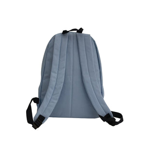 Lo zaino Crew azzurro è comodissimo, adatto sia per la scuola che per il tempo libero. Ha una tasca frontale e una sezione principale. Realizzato in materiale tecnico e impermeabile ha una base di 30 centimetri, un’altezza di 40 e uno spessore di 18 cm. - The Crew backpack in blue is very comfortable, suitable for both school and leisure. It has a front pocket and a main section. Made of technical, waterproof material, it has a base of 30 cm, a height of 40 cm and a thickness of 18 cm.